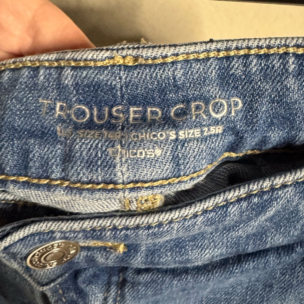 Chico's Light Blue Cropped Jeans size 2.5R #37 - Picture 2 of 3